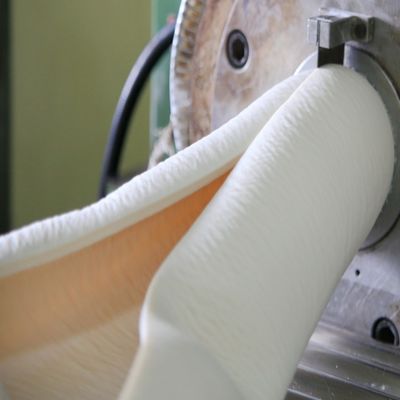 Precomposto in gomma FKM bianca con buon rilascio di adesione ed eccellente scorrevolezza per guarnizioni e tenute